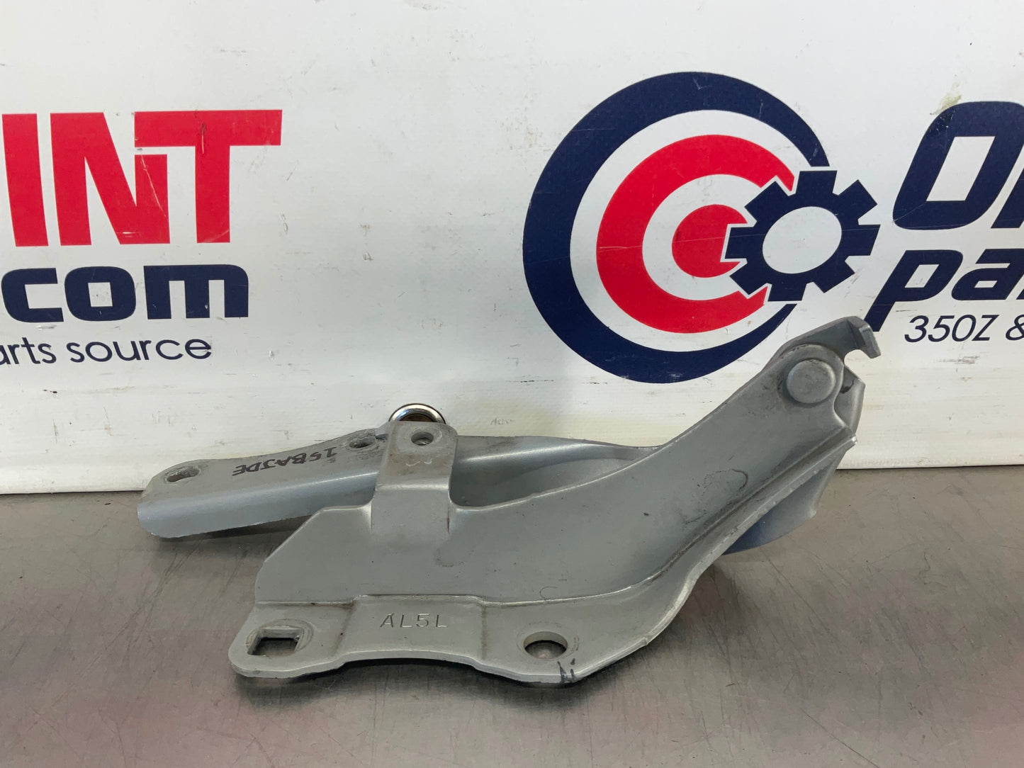 2006 Nissan 350Z Hood Hinges 65400 65401 OEM 15BAJDE - On Point Parts Inc