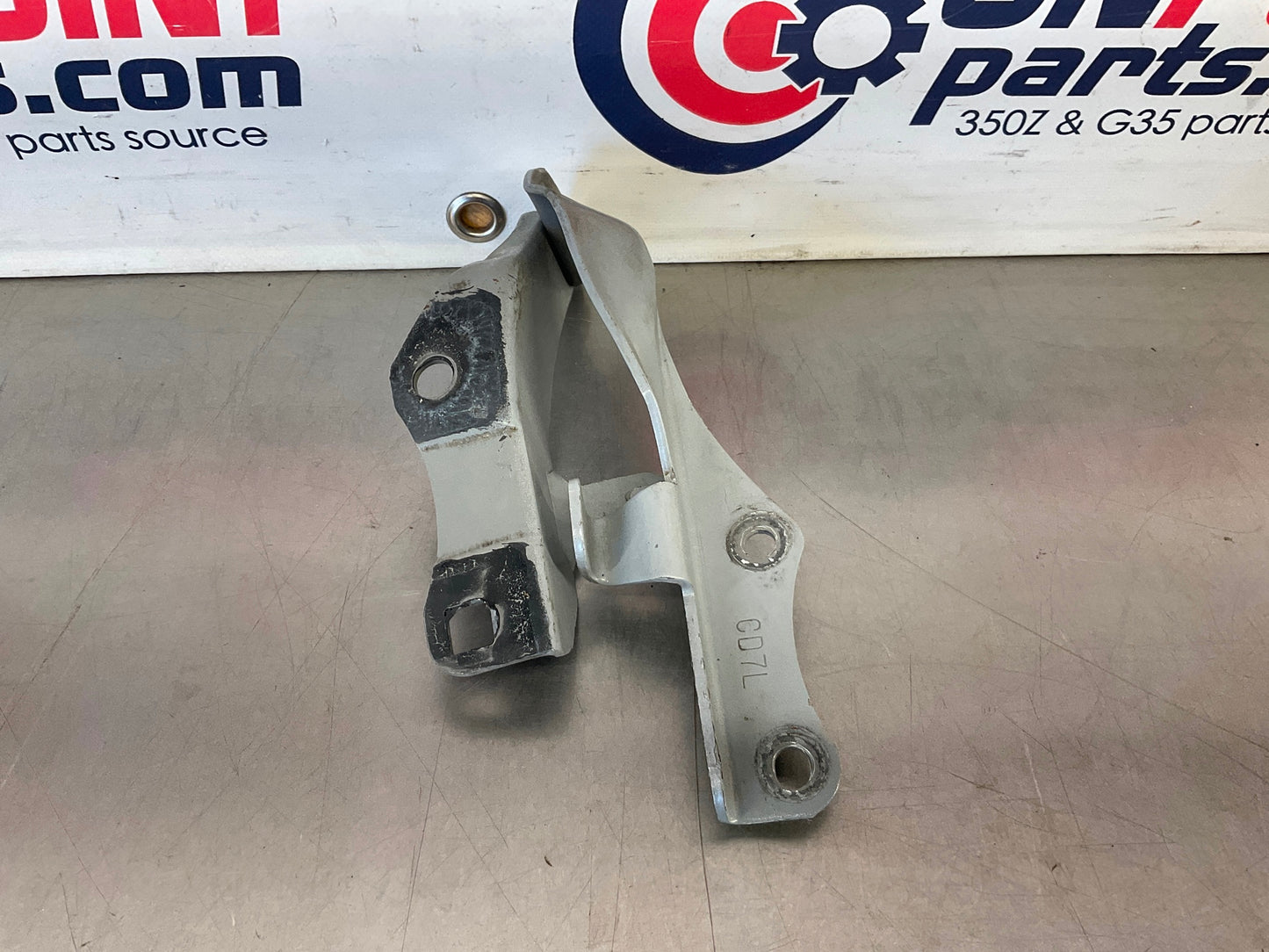 2006 Nissan 350Z Hood Hinges 65400 65401 OEM 15BAJDE - On Point Parts Inc