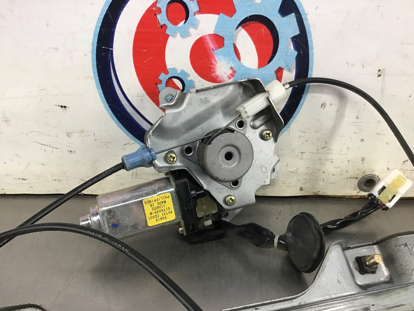 2003 Nissan 350Z Driver Left Window Regualtor Motor OEM 15BB6DA - On Point Parts Inc