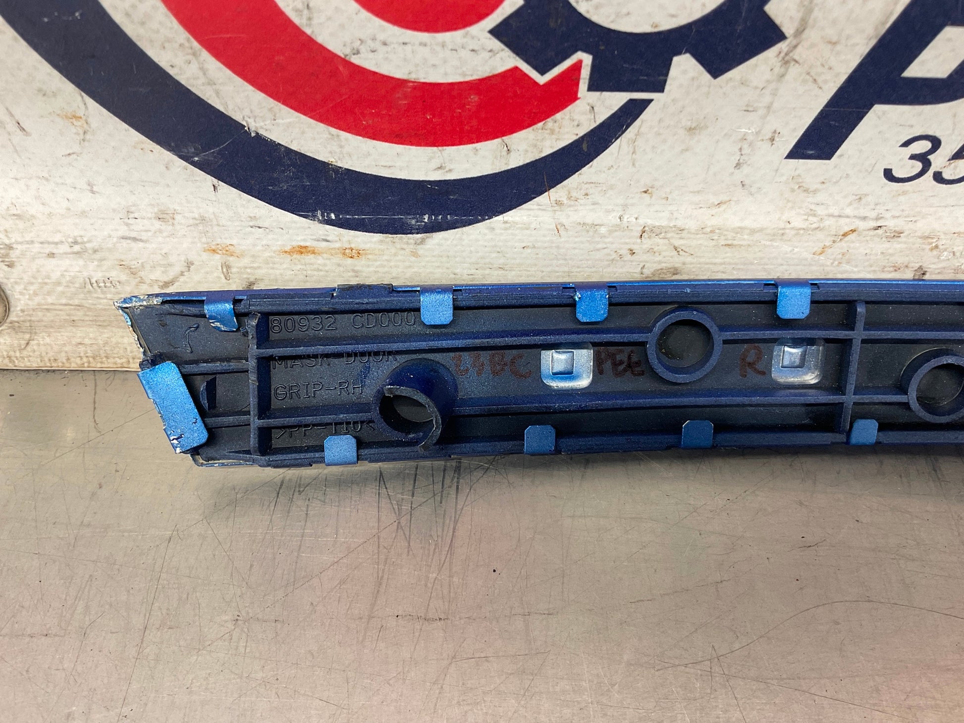 2003 Nissan 350Z Passenger Right Door Grip Handle Trim 80932 OEM 23BCPEE - On Point Parts Inc