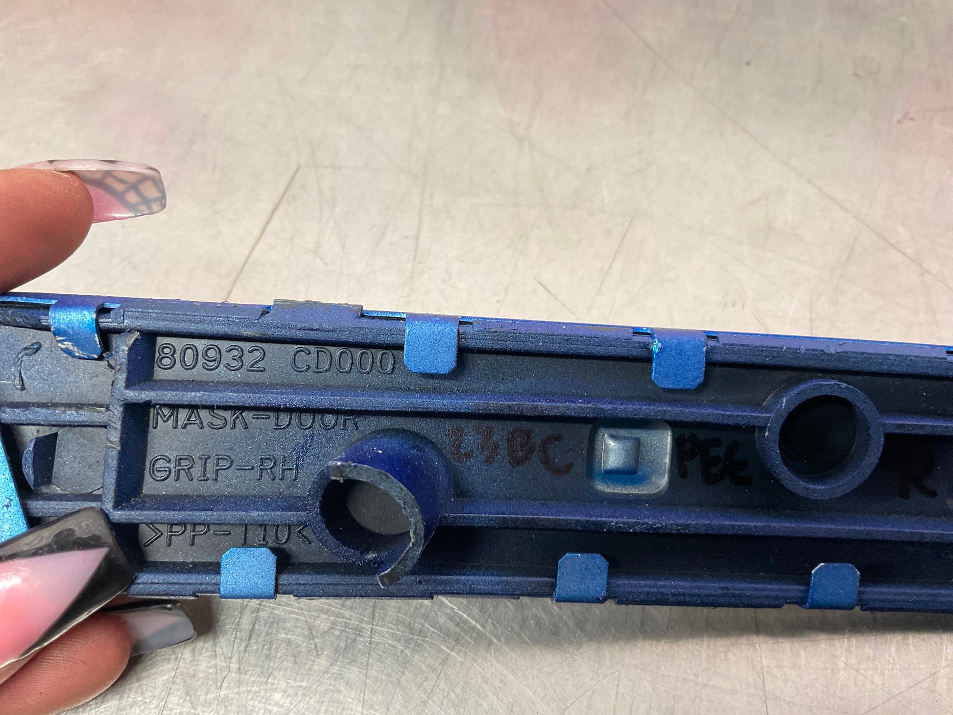 2003 Nissan 350Z Passenger Right Door Grip Handle Trim 80932 OEM 23BCPEE - On Point Parts Inc