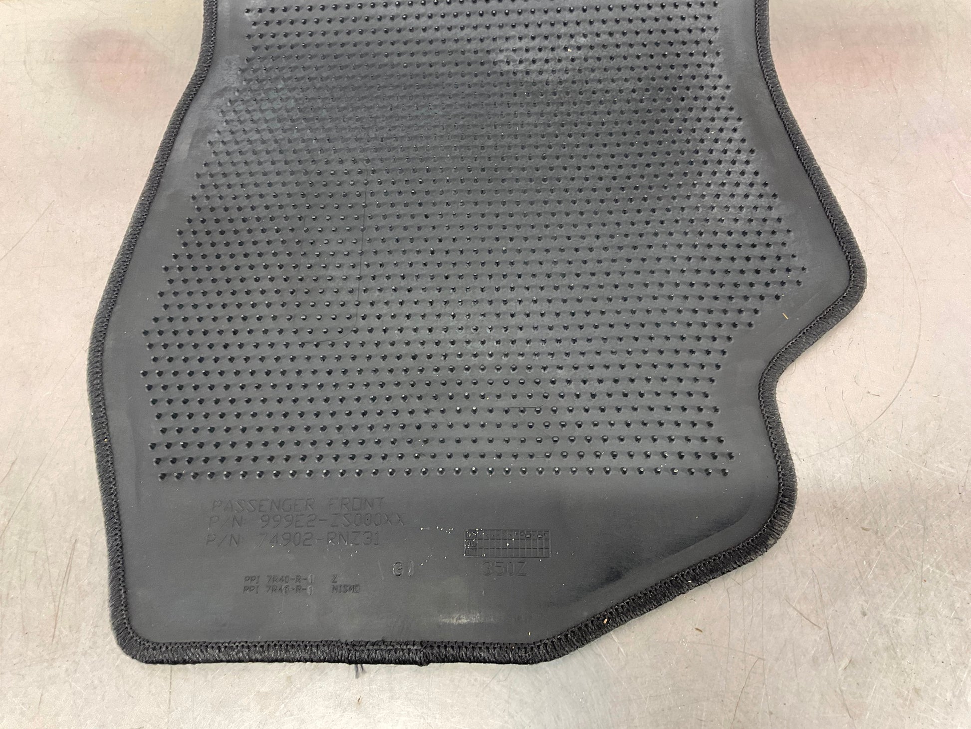 2006 Nissan 350Z Passenger Right Floor Mat OEM 15BAJD9 - On Point Parts Inc