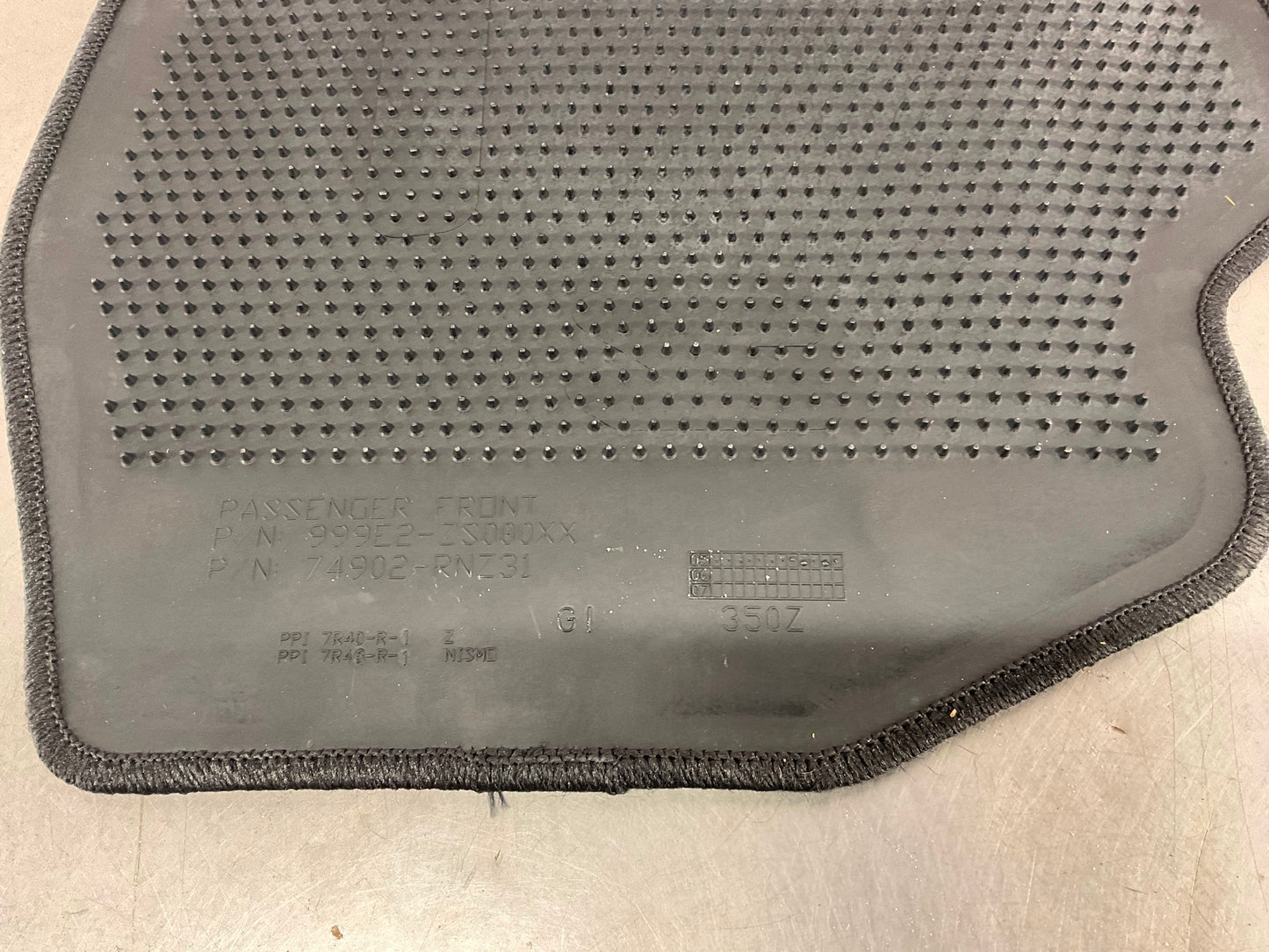 2006 Nissan 350Z Passenger Right Floor Mat OEM 15BAJD9 - On Point Parts Inc