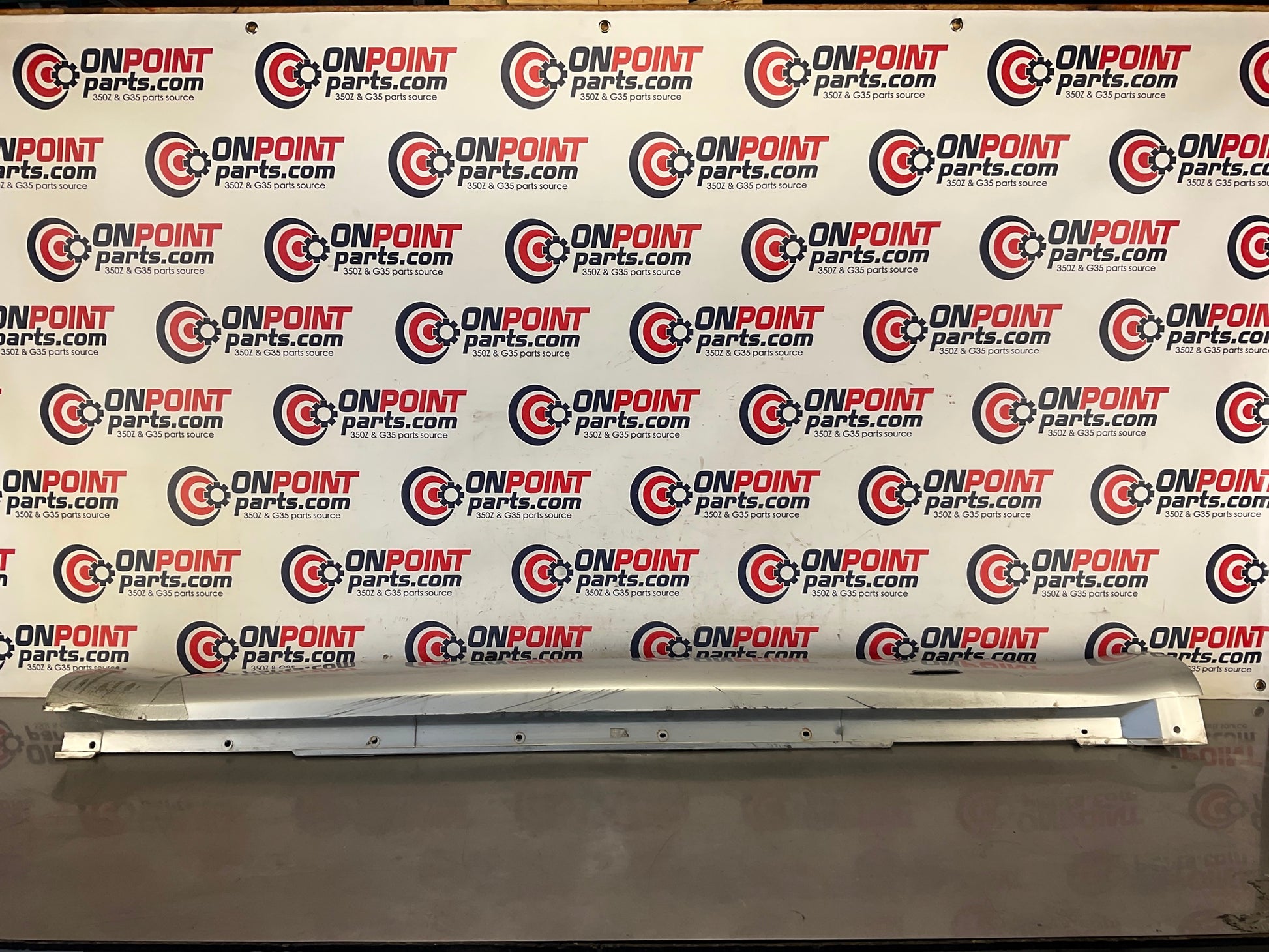 2006 Nissan 350Z Passenger Right Rocker Panel Side Skirt OEM 23BC9E5 - On Point Parts Inc